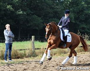 Matthias Rath coaching Luise Katharina Blessing on Weltmeyer Junior