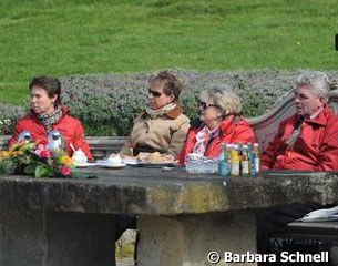 The coaches and chef d'equipe: Cornelia Endres, Maria Schierhölter-Otto, Heidi van Thiel, Hans Heinrich Meyer zu Strohen