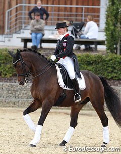 German young rider Nicola Krause warming up Rhythm Dance, who is originally named Ritti