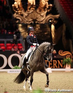 Charlotte Dujardin and Valegro in the Grand Prix at the 2012 CDI-W London :: Photo © Risto Aaltonen