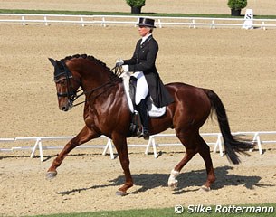 Uta Gräf and Damon Jerome in show frame traveling the Mannheim arena