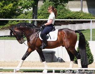 Emma Hindle returns to the competition ring with Diamond Hit