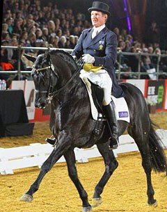 Heath Ryan and Regardez Moi won the 2012 Equestrian Grand Final in Melbourne