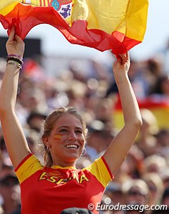 A cheering Spanish fan