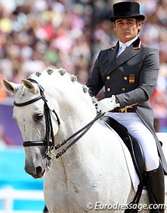 Showman Juan Manuel Munoz Diaz on Fuego