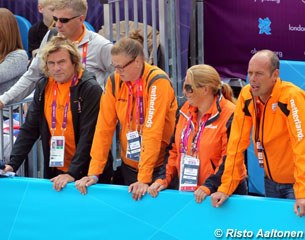 Sjef Janssen, Vanessa Ruiter, Nicole Werner and Hans Peter Minderhoud watching Edward Gal's test