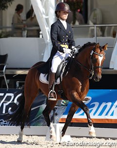 Giulia Gasztecki on the pony Vom Feinsten in the Prix St Georges Special
