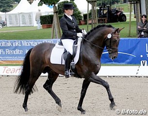 Katrin Burger and Diamond Song at the Rastede Bundeschampionate Qualifier :: Photo © LL-foto.de