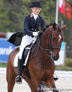 Norwegian Frederikke Dorati Bjerkaasholmen on Scalas Scafero (by Don Schufro)