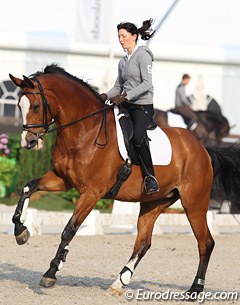 British Nikki Crisp schooling Pasoa early in the morning