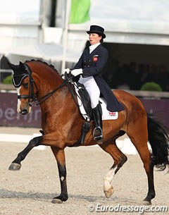 British Nikki Crisp on Pasoa