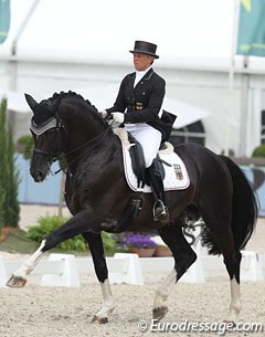 German Uta Gräf on the Holsteiner stallion Le Noir (by Leandro)