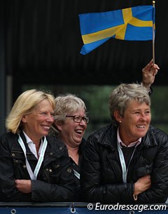 Tinne Vilhelmson's trainer Louise Nathhorst, Kicki Odell, and Emma Kanerva's co-trainer Kyra Kyrklund