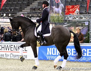 Joachim Thomsen warming up Akeem Foldager