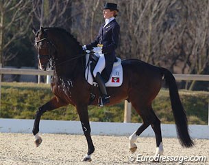 Antiguan Emily Ward-Hansen on Picobello (by Ferro)