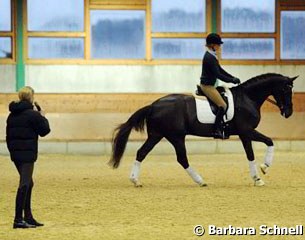 Langehanenberg training her student Marie Claire Pöppelmann