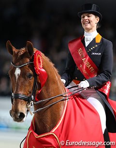Adelinde Cornelissen and Parzival win the 2012 World Cup Finals