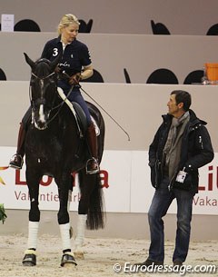 Finnish Mikaela Lindh on Mas Guapo talking to British trainer Richard White