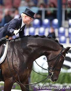 Annabel Frenzen gives Cristobal a big pat