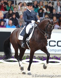 Severo Jurado Lopez and Numberto: a combination brimming with talent, but the strong contact was highly problematic as the horse retracted his tongue the entire time and jumped through the reins