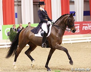 Maria Anita Andersen and Loxana win the Grand Prix Special at the 2013 CDI Bremen :: Photo © LL-foto.de