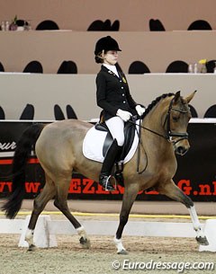 Belgian Antonia Arl rode her last show on Dornroschen. The 17-year old mare will move to Natalie Stickling-Morzynski's barn to become a schoolmaster for Natalie's triplets