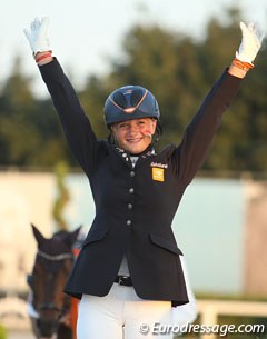 Lisanne Zoutendijk cheers