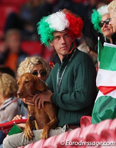 An Italian fan with his Vizla