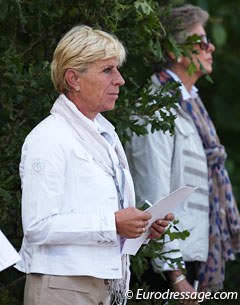 Dutch judge Francis Verbeek and Australian judge Susan Hoevenaars at the vet inspection