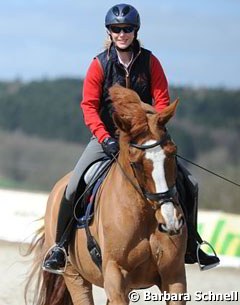 Laura Tomlinson having fun on Mistral Hojris at the 2013 CDI Hagen :: Photo © Barbara Schnell