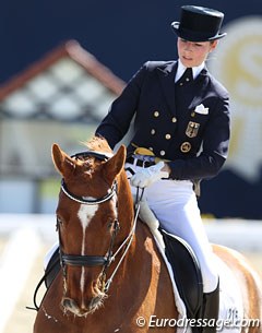 Friederike Hahn on the Hanoverian Destino (by Danone x Hohenstein)