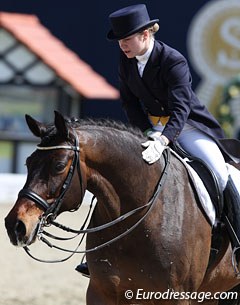 Franziska Stieglmaier pats Lukas (by Lagiator x Wenckstern) at the end of their test