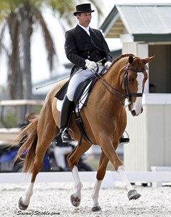 Delight (by De Niro x White Magic) :: Photo © Sue Stickle