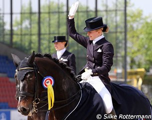 Jenny Lang and Loverboy win the Grand Prix Kur at the 2013 CDI Mannheim