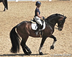 Victoria Max-Theurer schooling Augustin