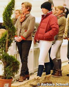 Doris Schmidt and Emma Kanerva watching Hubertus ride