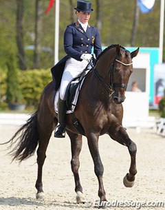 Eline de Coninck Borrey on Don Warohn