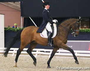 Kim Huizer on Oxford (by Topas x Rossini)