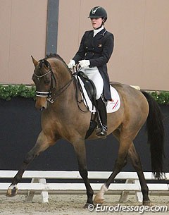 Jill Huybregts on Zamacho Z