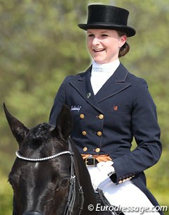 Debora Pijpers leaves the arena with a smile