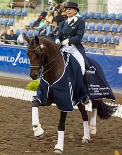 Mary Hanna and Sancette win the Kur at the 2013 Australian Championships :: Photo © Franz Venhaus