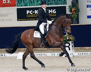 Edward Gal and Next One win the 2013 Dutch Indoor Grand Prix Championships :: Photo © Digishots.nl