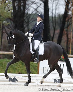 Melanie Hofmann on the 5-year old Swiss bred Delioh von Buchmatt (by Danone x Wolkenstein II) :: Photo © Astrid Appels
