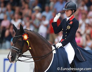 Charlotte Dujardin and Valegro win the kur to music