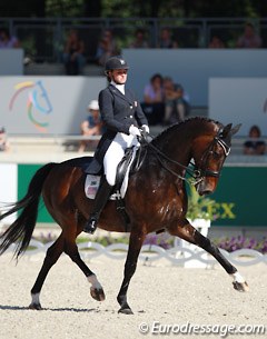 American Adrienne Lyle built on her experience and improved her score with Wizard. The horse showed a fantastic trot half pass left and one tempi changes