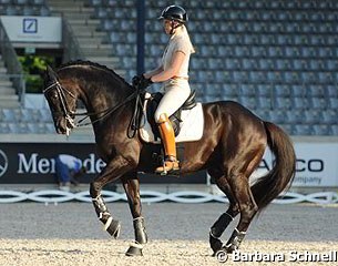 Terhi Stegars and Axis TSF schooling at the 2014 CDIO Aachen :: Photo © Barbara Schnell