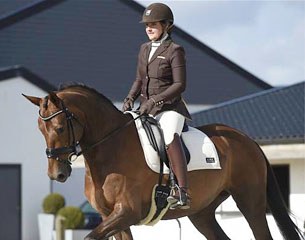 Julie Dossin on First Lady (by Sir Donnerhall x Johnson) :: Photo (c) Sophie Thiebaud