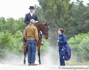 Mateusz Cichon gets briefed by Ralph Michael Rash after his test