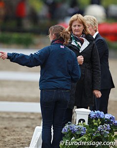 Judge Jo Graham in discussion with British chef d'equipe Liz Mills about the sound system