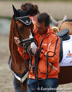 Demy Kurstjens' dad cuddles with Ciske